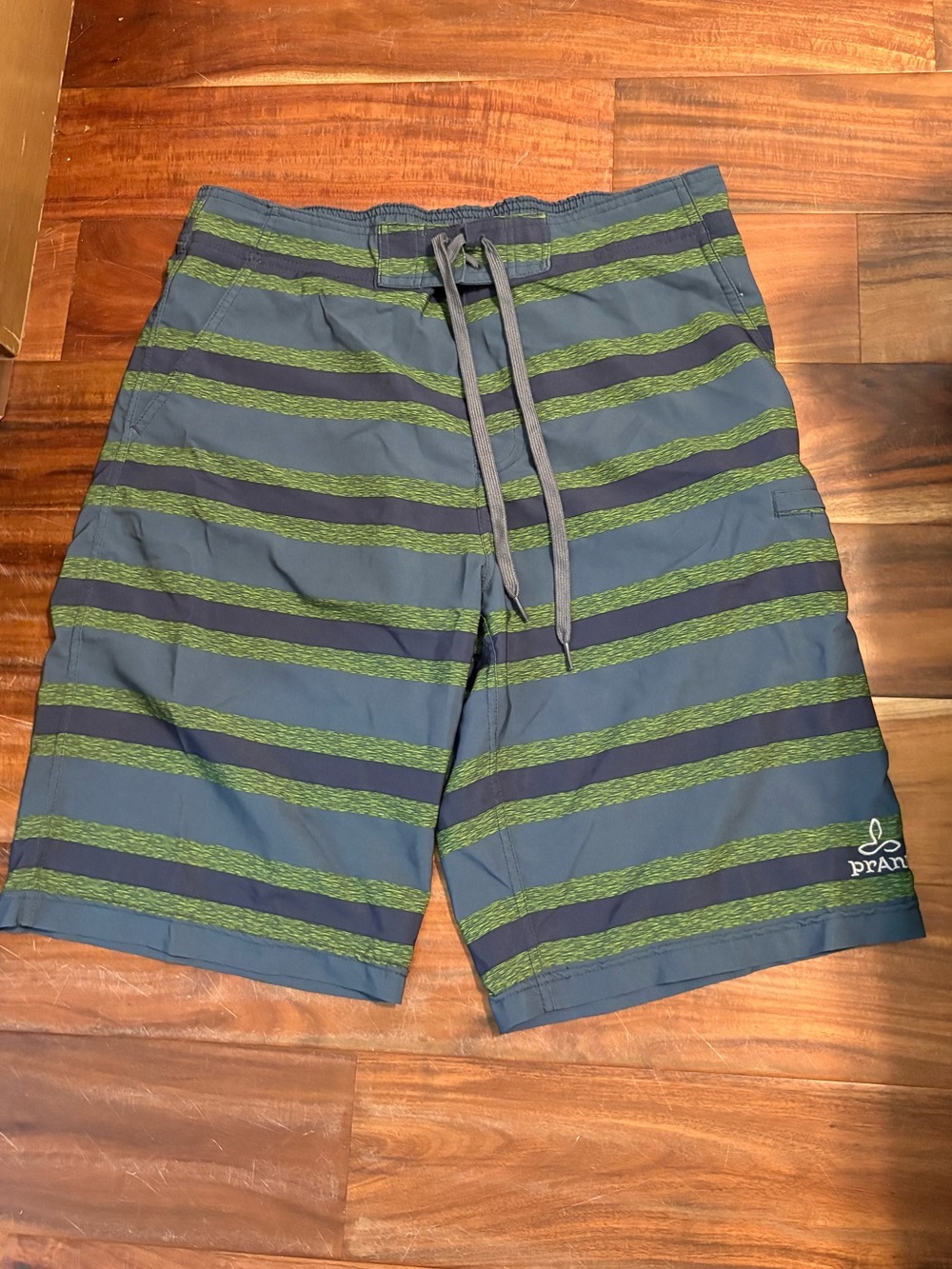 prAna Striped Board Shorts Men’s 34 Blue Green Swim Trunks Surf Shorts (1313)